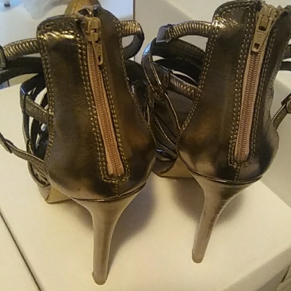 Shoes - Picture 4 of 4